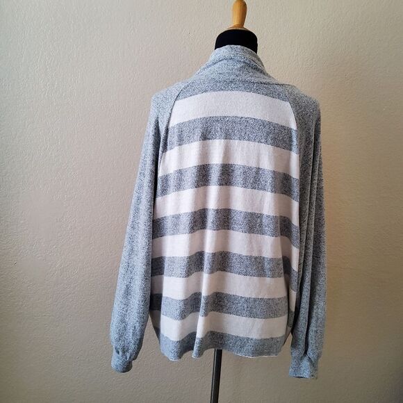 Hello Nite Plush Pullover Cozy Super Soft Crewneck Loungewear Sweater M White Ne - Picture 3 of 6